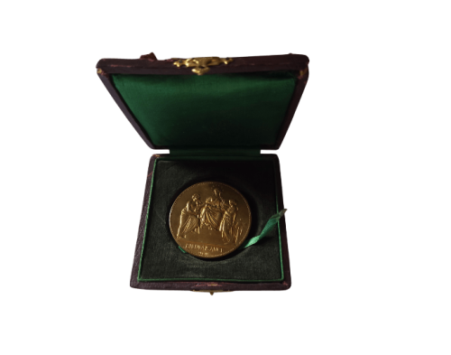 Henri Alfred Auguste Dubois - Médaille Bienfaisance 1905, Auquier G., Gravée par Eugène-André Oudiné, Présente un avers, Représentant une Vierge à l’Enfant Assise.